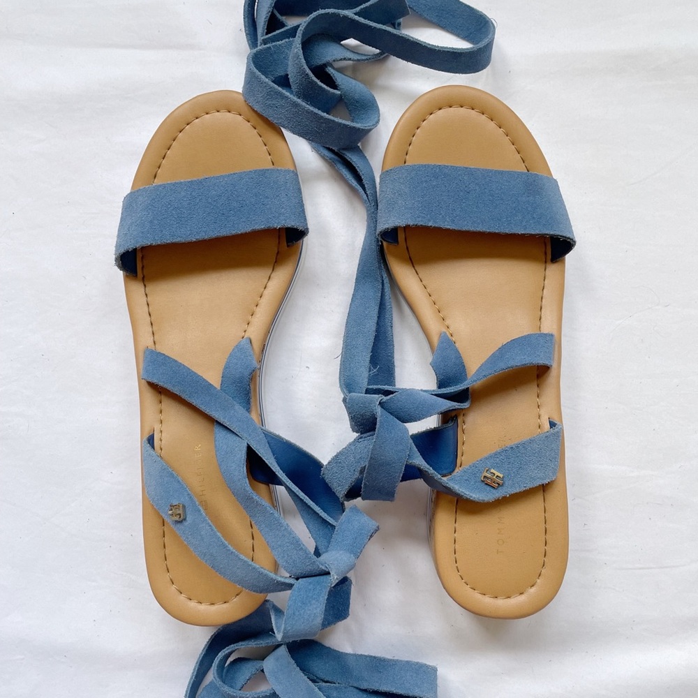 Tommy Hilfiger women’s blue lace up sandals size 8